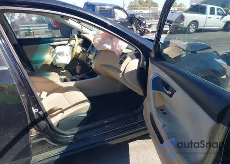 2015 Nissan Altima 2.5 Sv из США, поврежденный, VIN 1N4AL3AP4FC210753